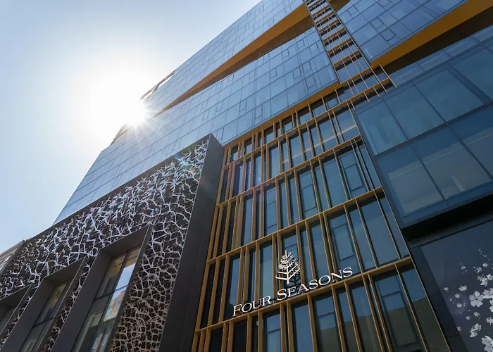 Pet Friendly hotel: Four Seasons Hotel Montreal