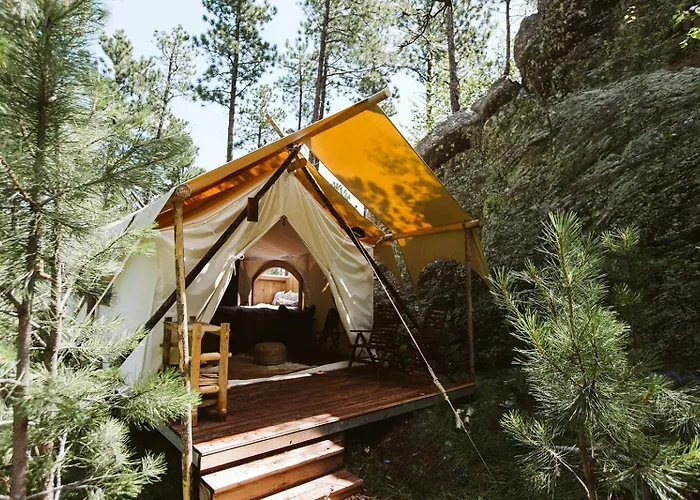 Under Canvas Mount Rushmore