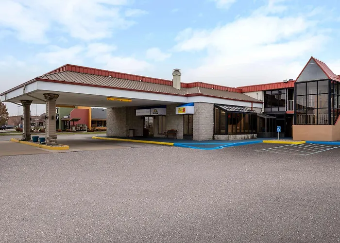 Days Inn By Wyndham Toledo