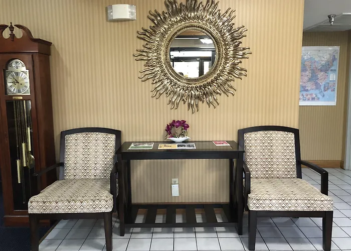 Pet Friendly hotel: Super 8 By Wyndham Franklin Hwy 31
