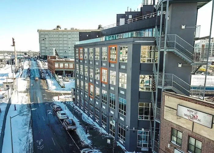 Hotel: Feather Factory Hotel