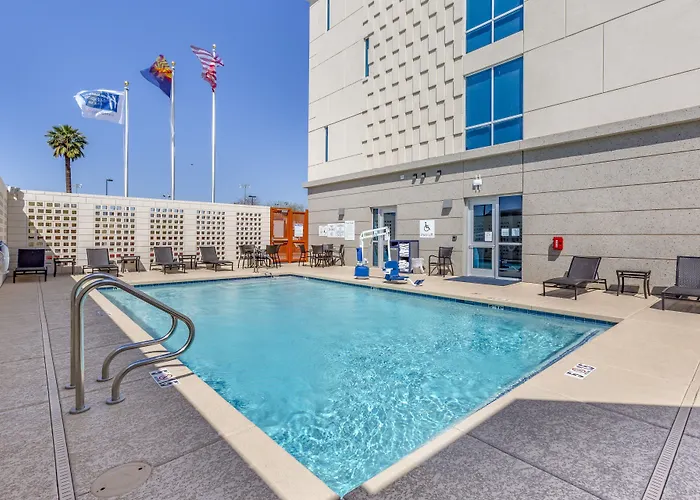 Jacuzzi hotel: Holiday Inn Express & Suites - Phoenix Dwtn - State Capitol By Ihg