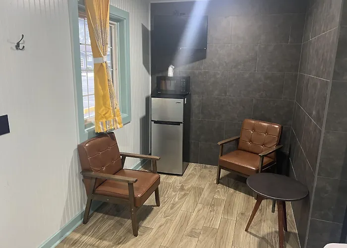 Cheap hotels Inn On 17