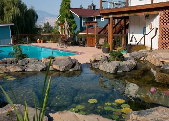 Hotels with pool Country Willows Inn (Adults Only)