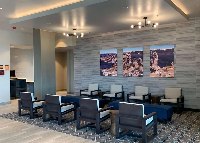 Hotel near College: La Quinta Inn & Suites By Wyndham Holbrook Petrified Forest