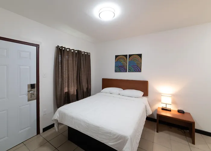 Central hotel: American Inn