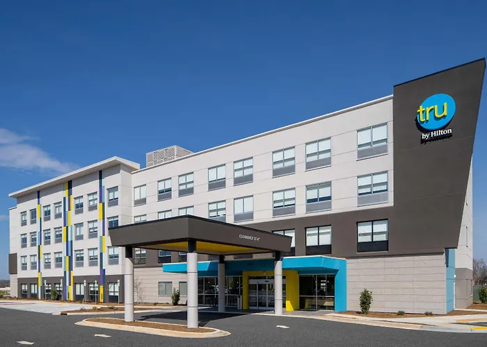 Dog friendly hotels Tru By Hilton Rock Hill, Sc
