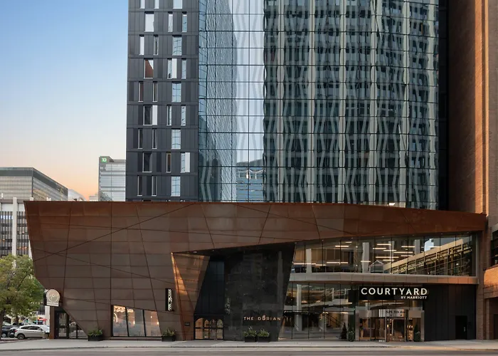 Pet Friendly hotel: Courtyard By Marriott Calgary Downtown