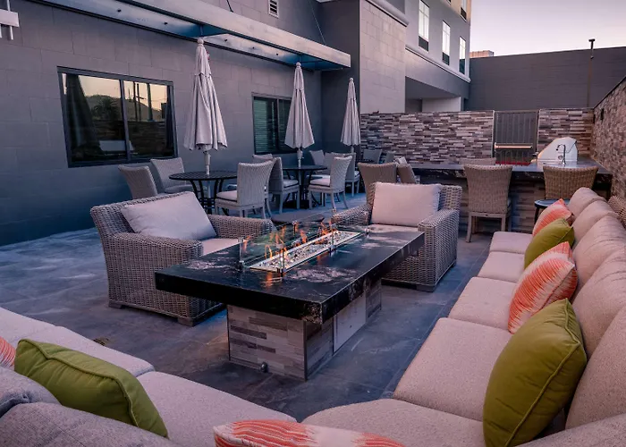 3 star hotel: Hampton Inn Riverside Downtown