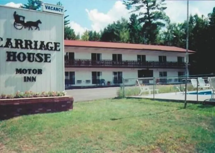 Carriage House Motor Inn