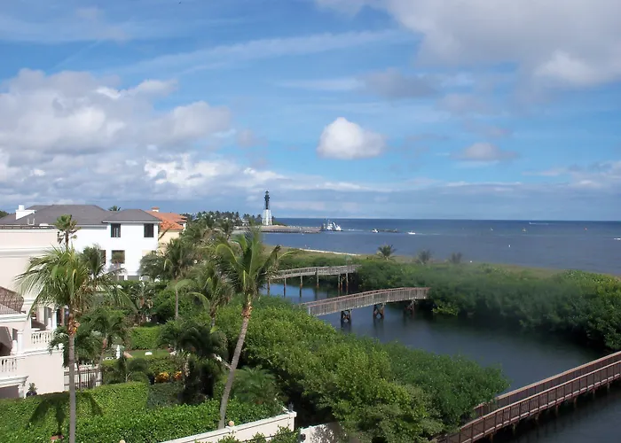 Resort: Canada House Pompano Beach