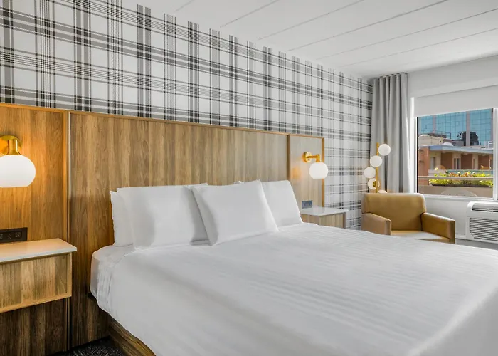 Travelodge By Wyndham At The Falls