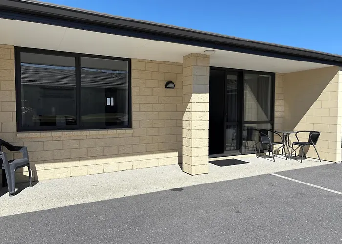 Pet Friendly hotel: Asure Central Gold Motel Cromwell