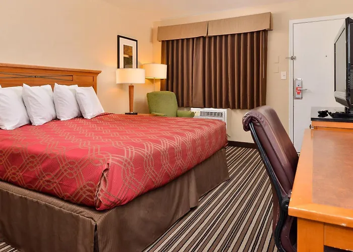 Hotel near College: Econo Lodge Kennewick Tri-Cities