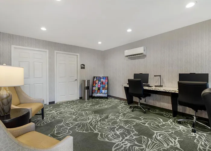 Resort: Best Western Plus Carriage Inn
