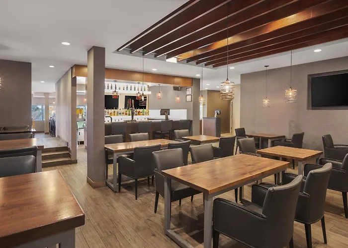 Design hotel Holiday Inn Calgary Airport By Ihg