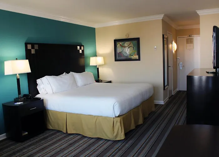 Holiday Inn Express Van Nuys By Ihg