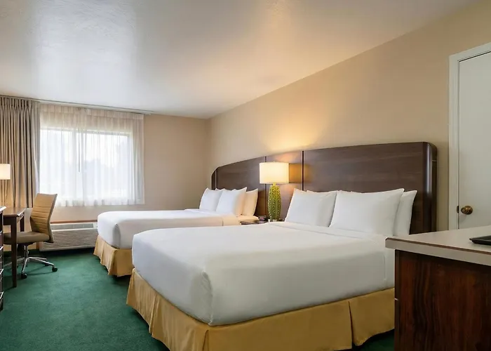 Cheap hotels Rogue Regency Inn Medford Airport