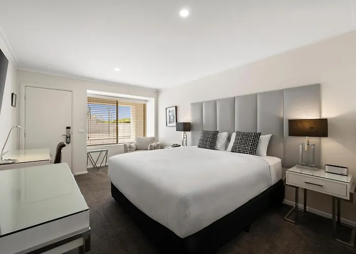 4 star hotel: The Carrington Hotel