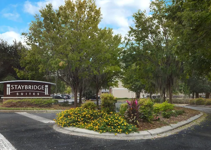 Hotel with Tennis: Staybridge Suites Tallahassee I-10 East By Ihg