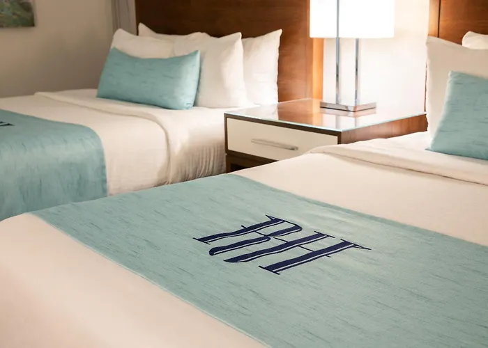4 star hotel: The Read House Hotel