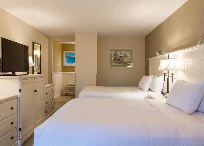 Beach hotel: Anchorage By The Sea