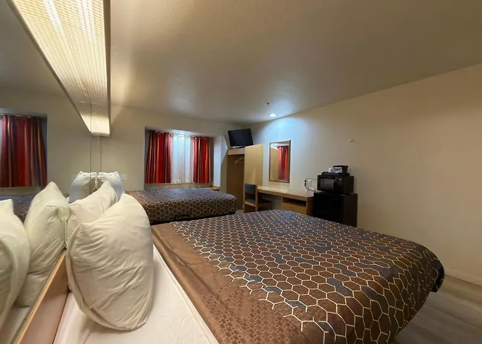 Hotel: Americas Best Value Inn And Suites Ada
