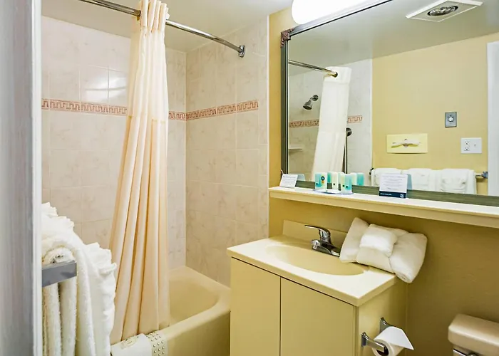 Self catering: Quality Inn Oceanfront