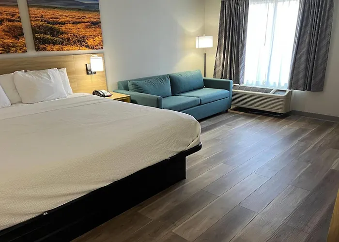 Hotels with a view Days Inn By Wyndham Norman