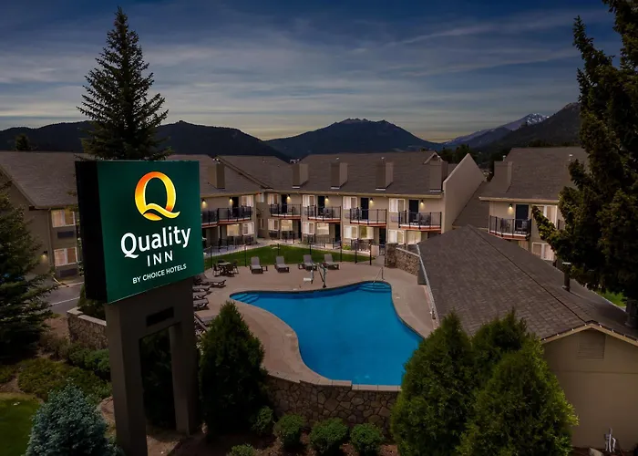Resorts Guide Quality Near Rocky Mountain National Park