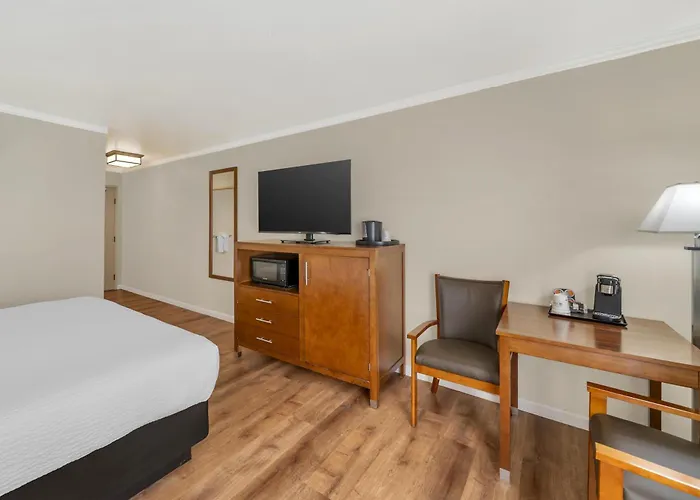 Hotel: Best Western Plus Northwoods Inn