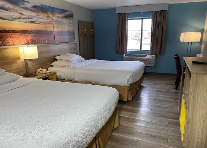Days Inn By Wyndham Salina I-70