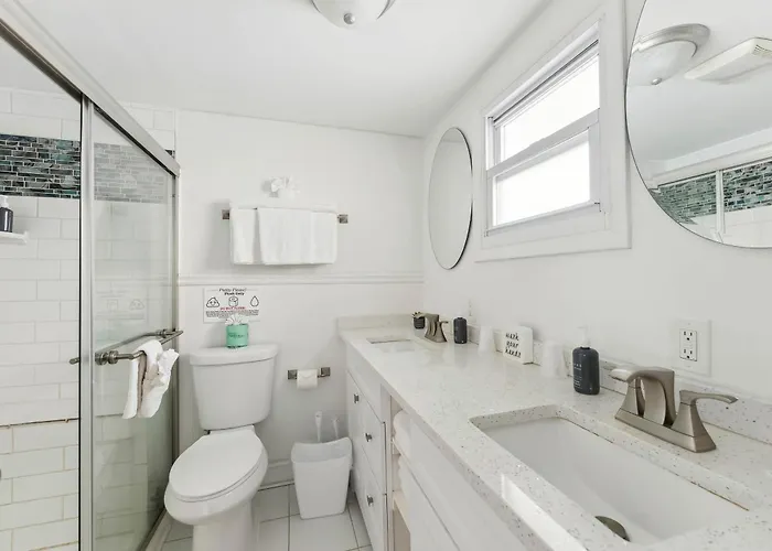 Daytona Inn And Suites