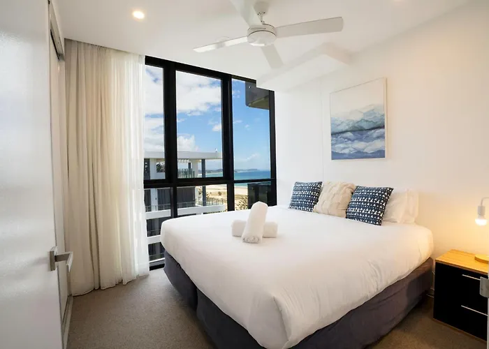 Hotels Close to Airport Iconic Kirra Beach
