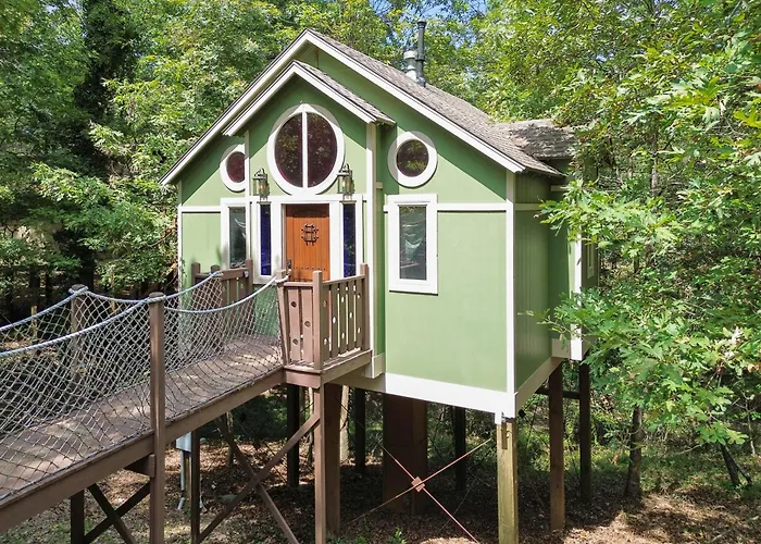 Grand Treehouse Resort
