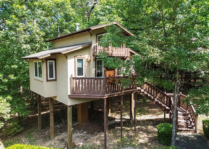 Grand Treehouse Resort