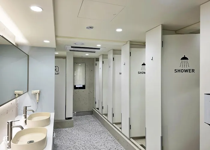 Hotel: The Cube Hotel
