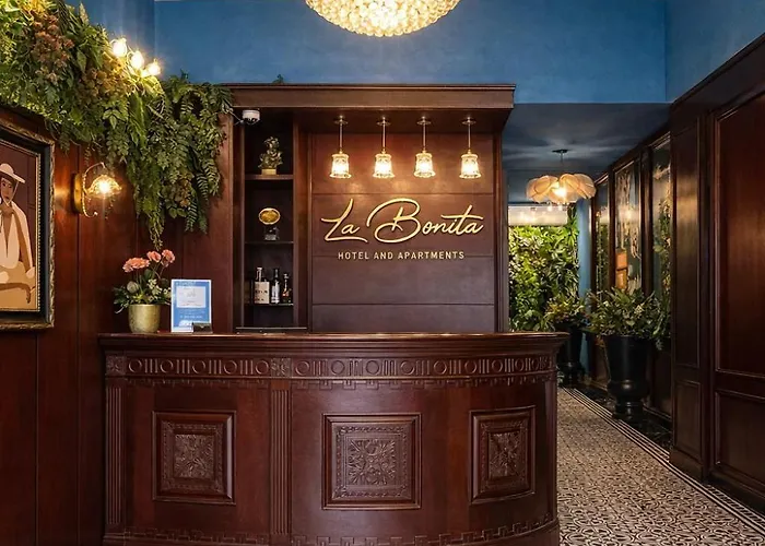 Hotel: La Bonita Hotel And Apartments