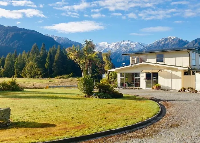 Cheap hotels Glacier View