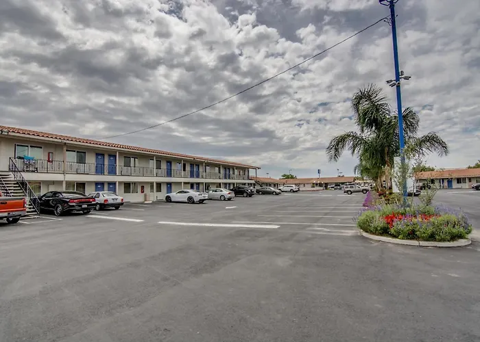Beach hotel: Motel 6 Manteca Ca