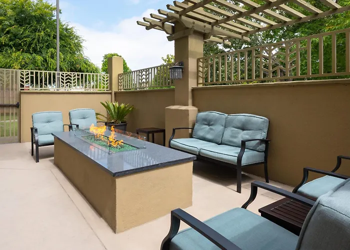 Larkspur Landing Extended Stay Suites