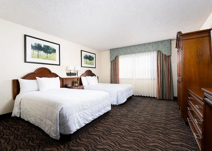 Hotel with pool: Mcm Elegante Suites Abilene