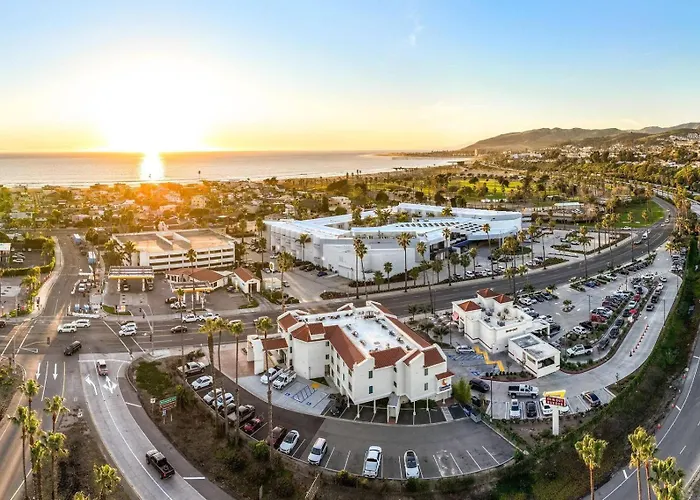 Family Hotel: Comfort Inn & Suites Ventura Beach