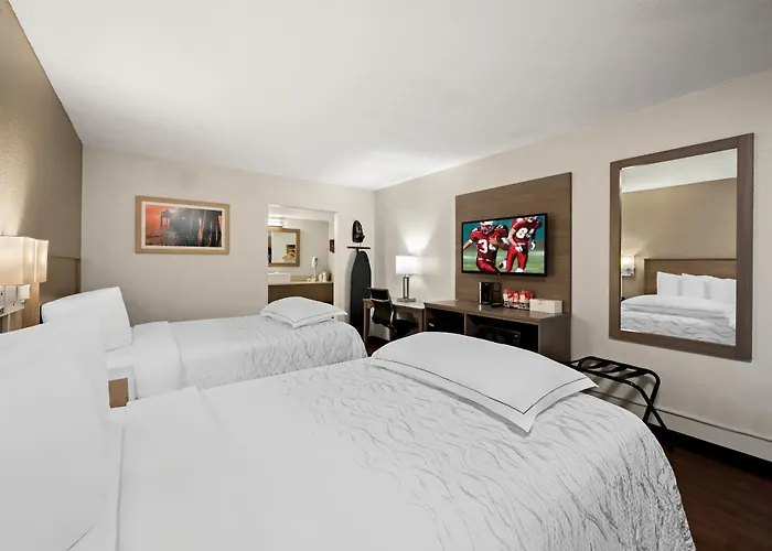 Hotel mit Pool: Red Roof Inn Plus+ & Suites Naples Downtown-5Th Ave S