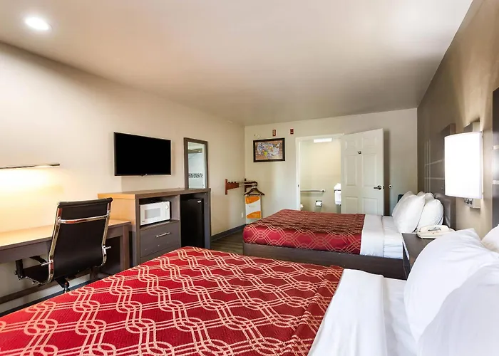 Econo Lodge Inn & Suites Murfreesboro Shopping District