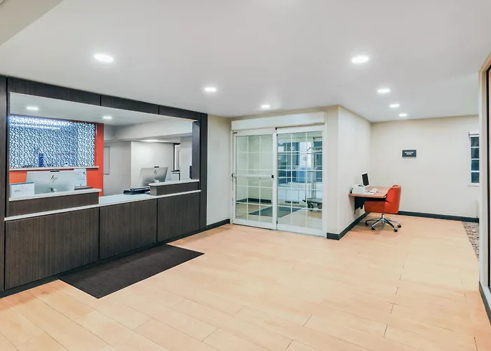 Candlewood Suites - West By Ihg