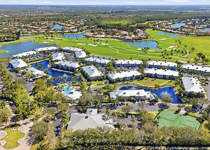 Greenlinks Golf Villas At Lely