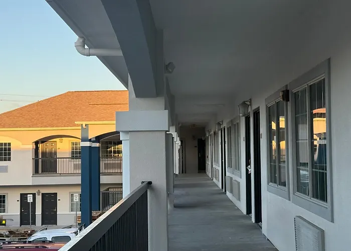 Regency Inn & Suites - Baytown