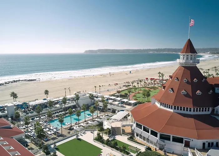 Hotel Jacuzzi: Hotel Del Coronado, Curio Collection By Hilton