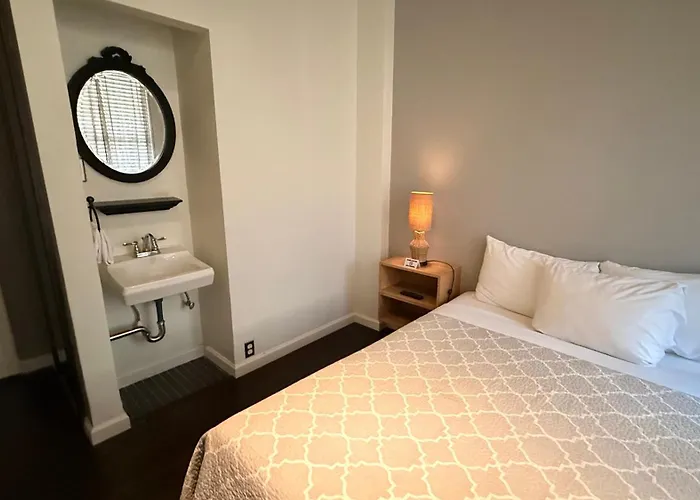Resort: Touchstone Hotel - City Center